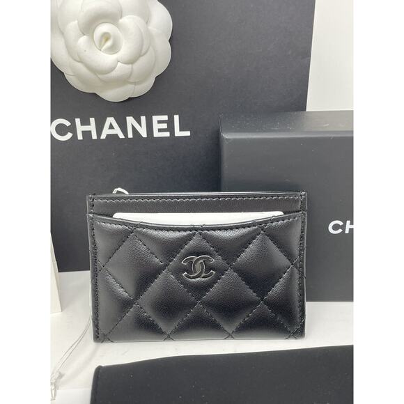 CHANEL Handbags - Chanel Classic Flat So Black Card Holder Lambskin Leather Wallet New 24S